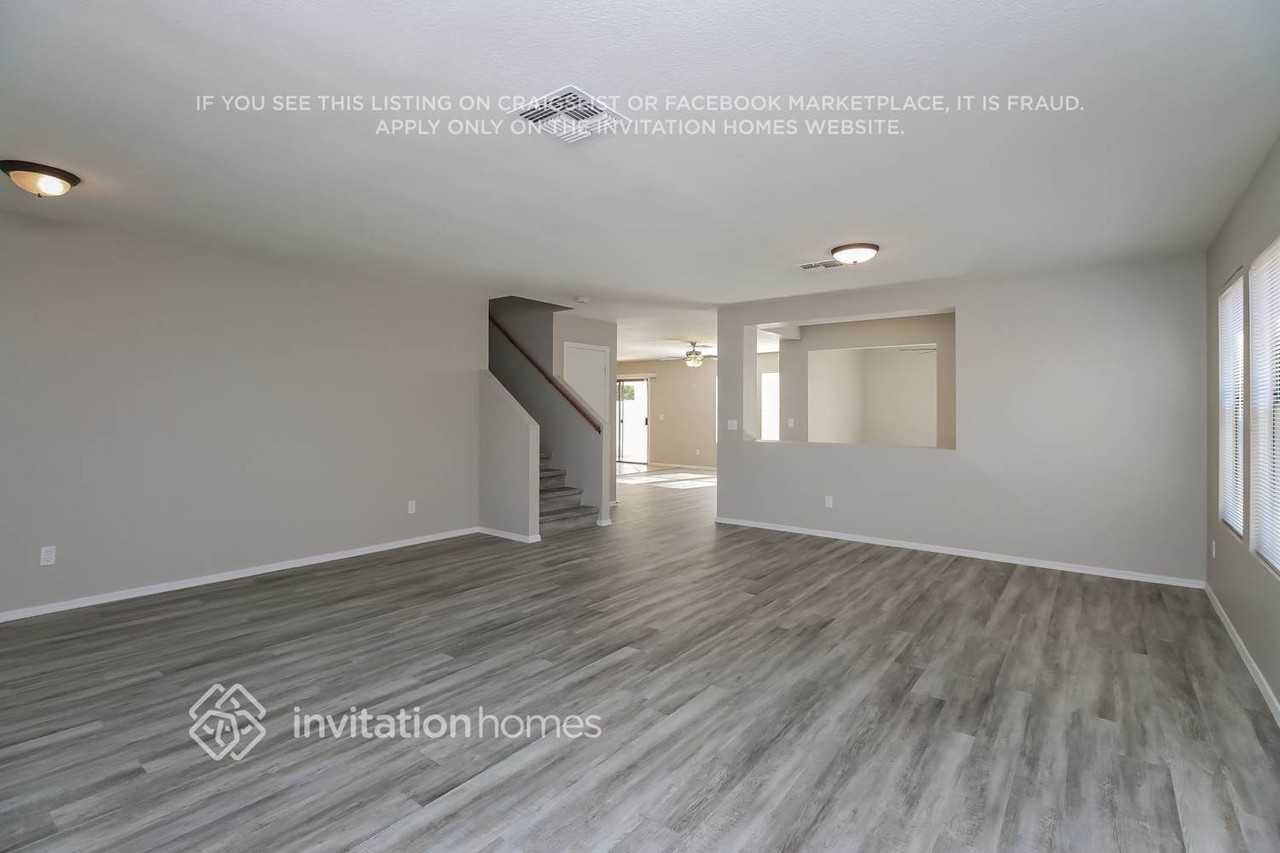 3767 E Orchid Ln - Photo 3 of 16