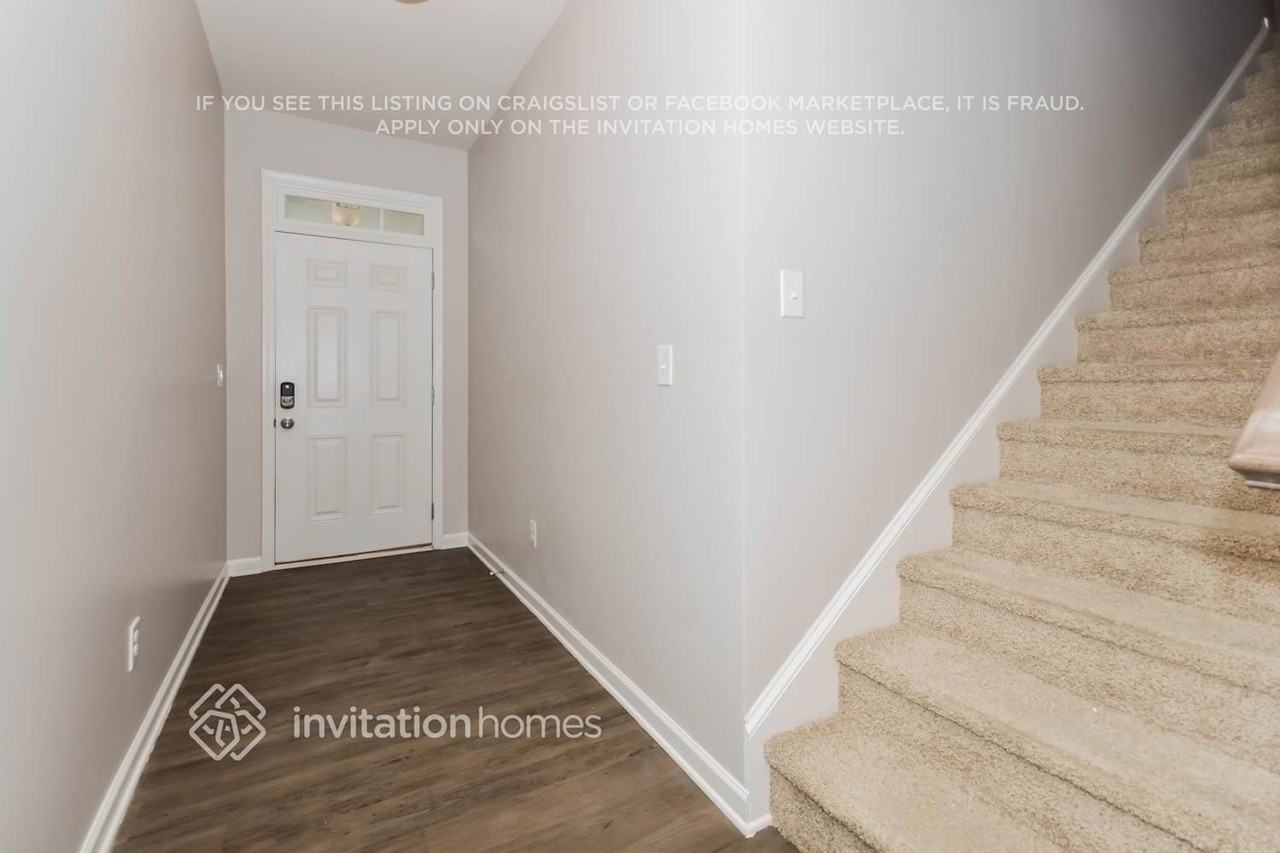 119 Woodhouse Cir - Photo 4 of 18