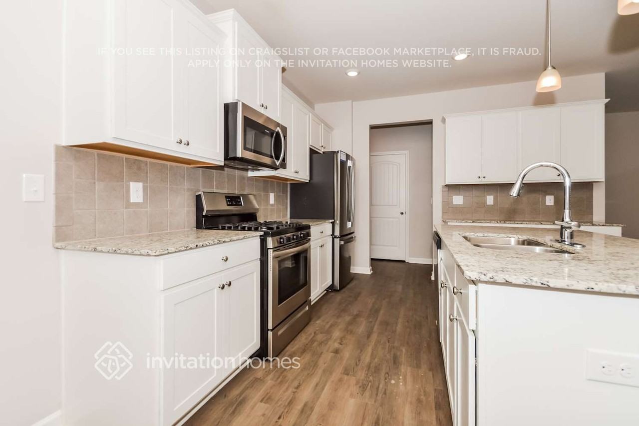 119 Woodhouse Cir - Photo 7 of 18