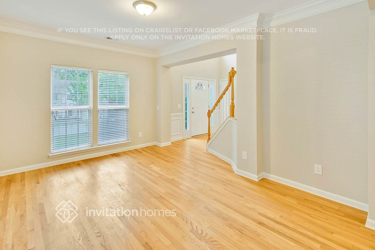 7804 Taymouth Ln - Photo 5 of 26