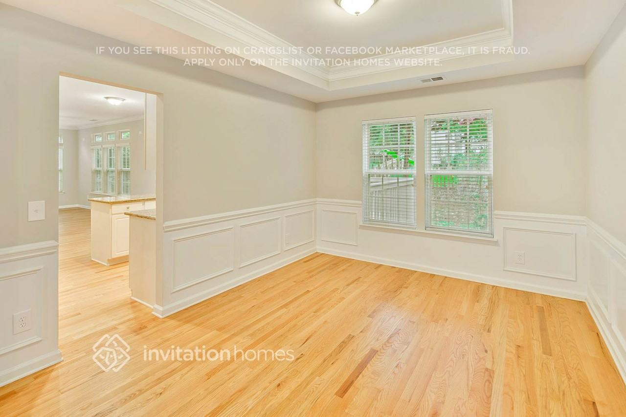 7804 Taymouth Ln - Photo 6 of 26