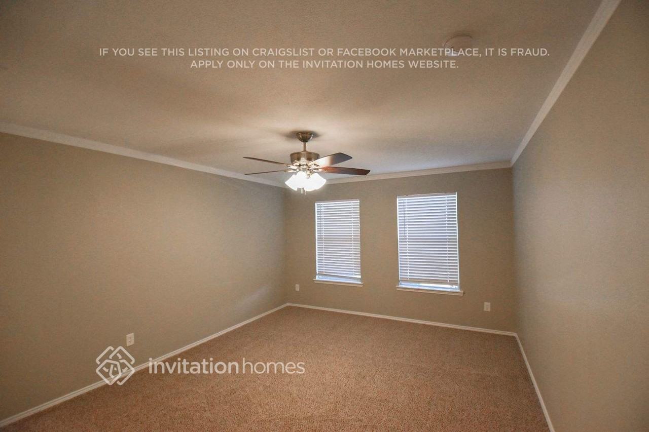 1676 Wildrose Dr - Photo 6 of 12