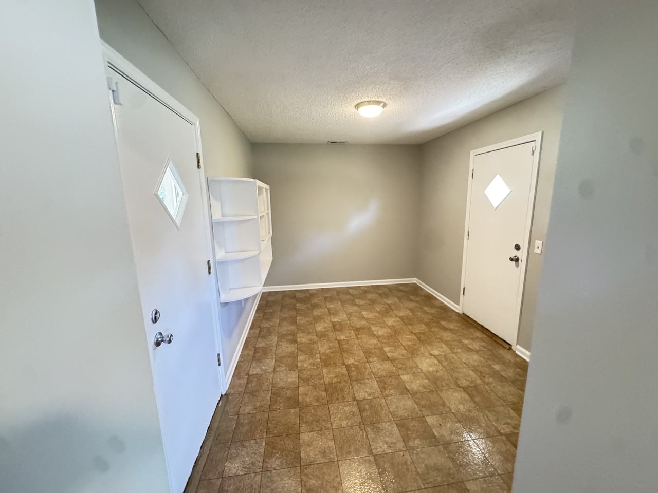 3 Wentworth St #1 - Photo 6 of 16