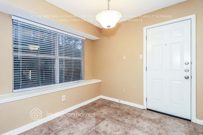 4965 Briar Oaks Ln - Photo 6 of 13