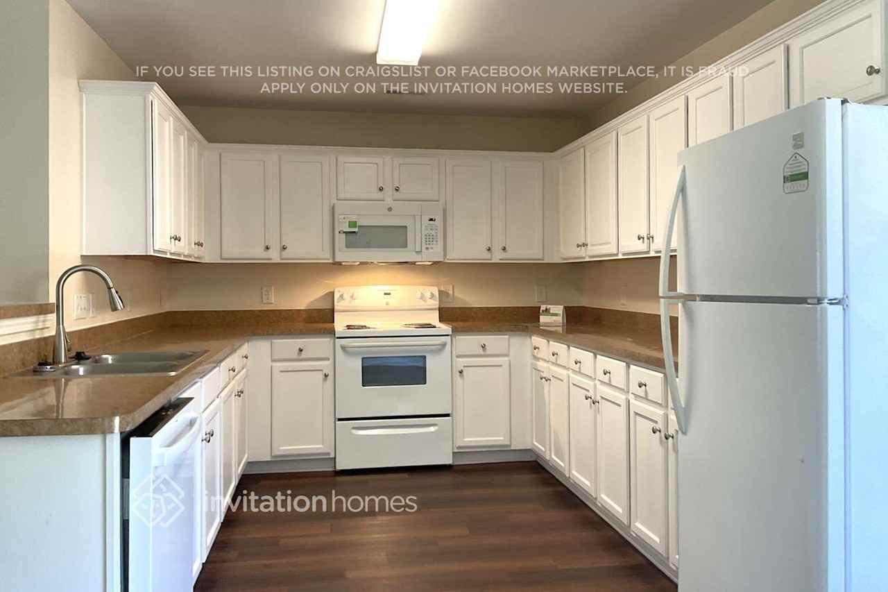 310 Holton Dr - Photo 3 of 17