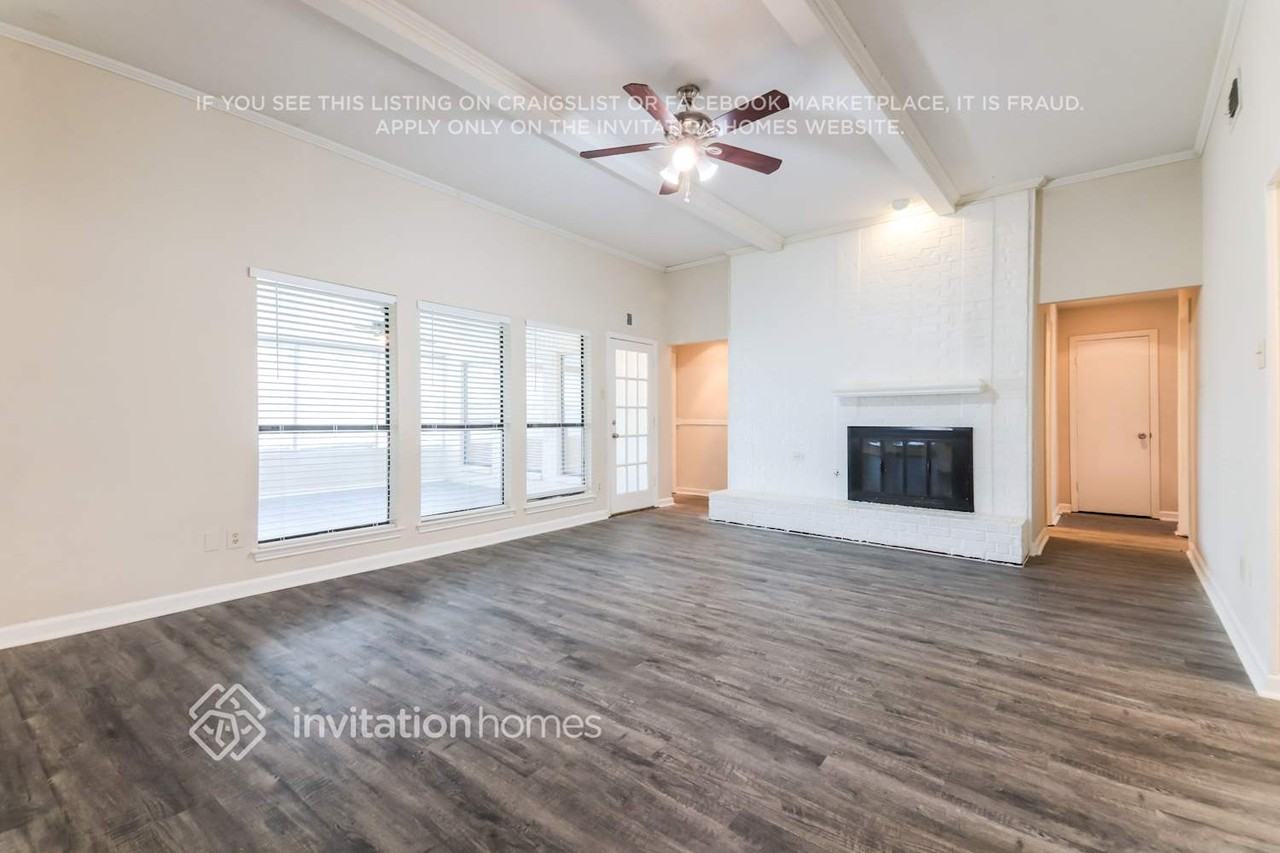 1717 Brighton Dr - Photo 4 of 17