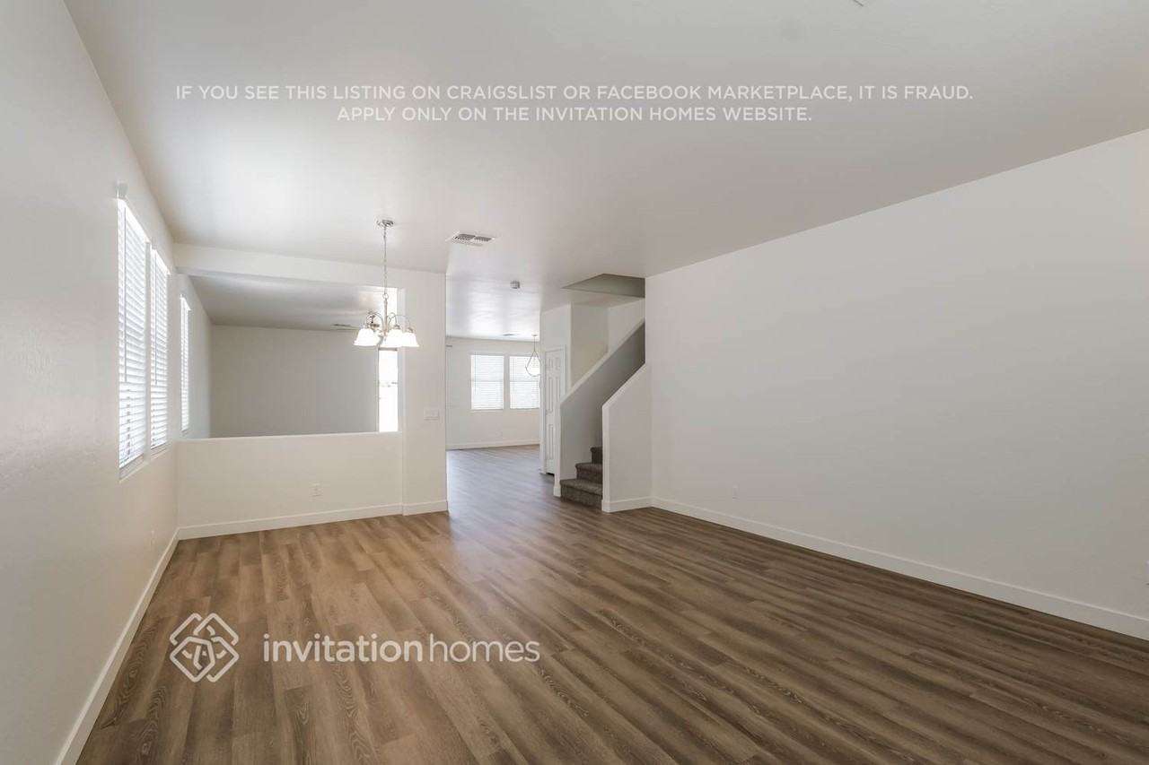 1806 E Patrick Ln - Photo 5 of 18