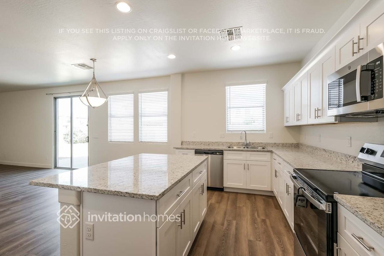 1806 E Patrick Ln - Photo 7 of 18