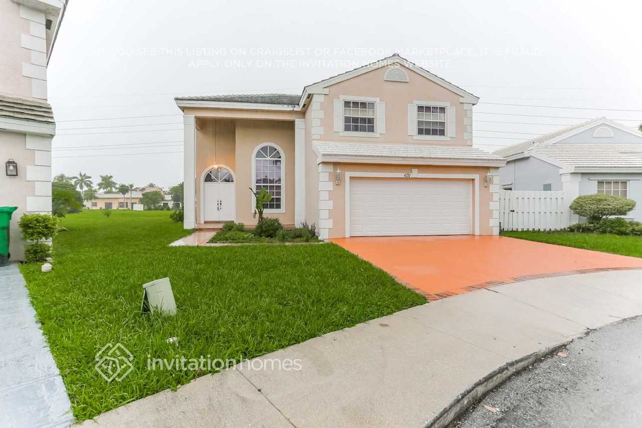 631 Royal Palm Way - Photo 2 of 15