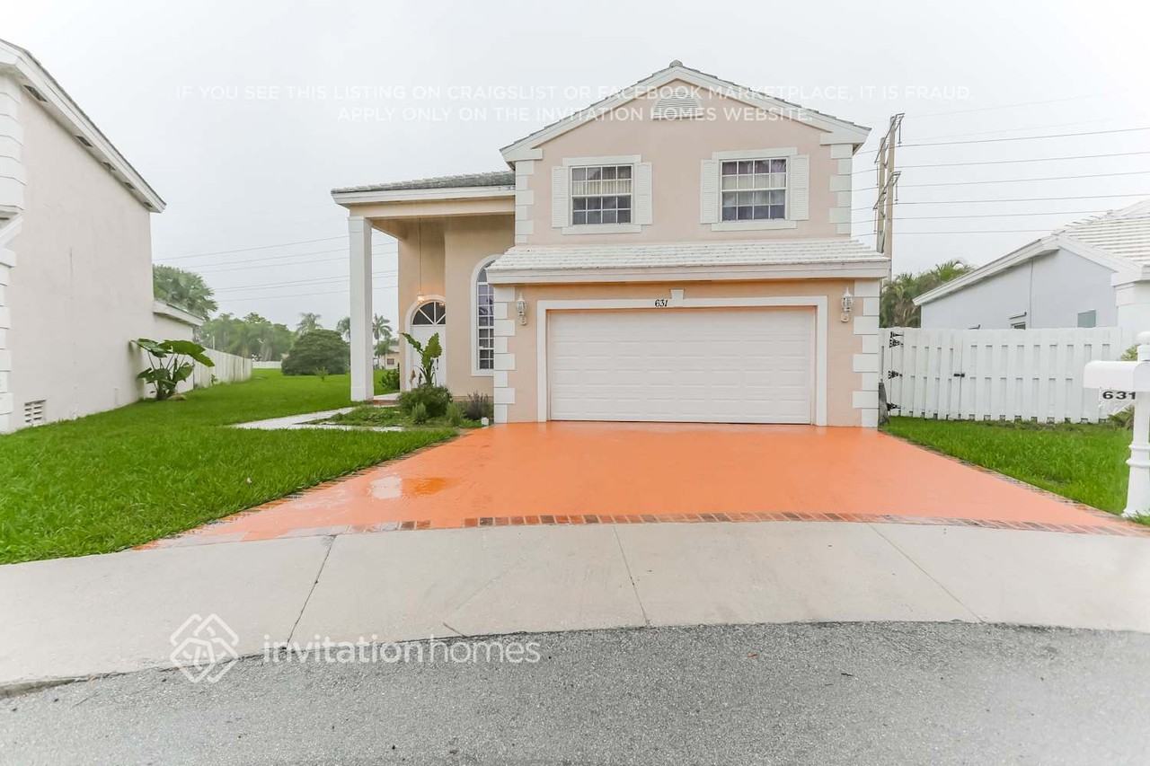 631 Royal Palm Way - Photo 3 of 15