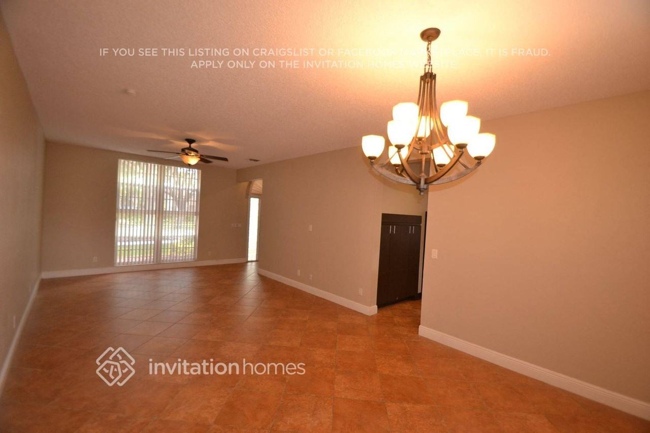 10225 Panama St - Photo 2 of 15