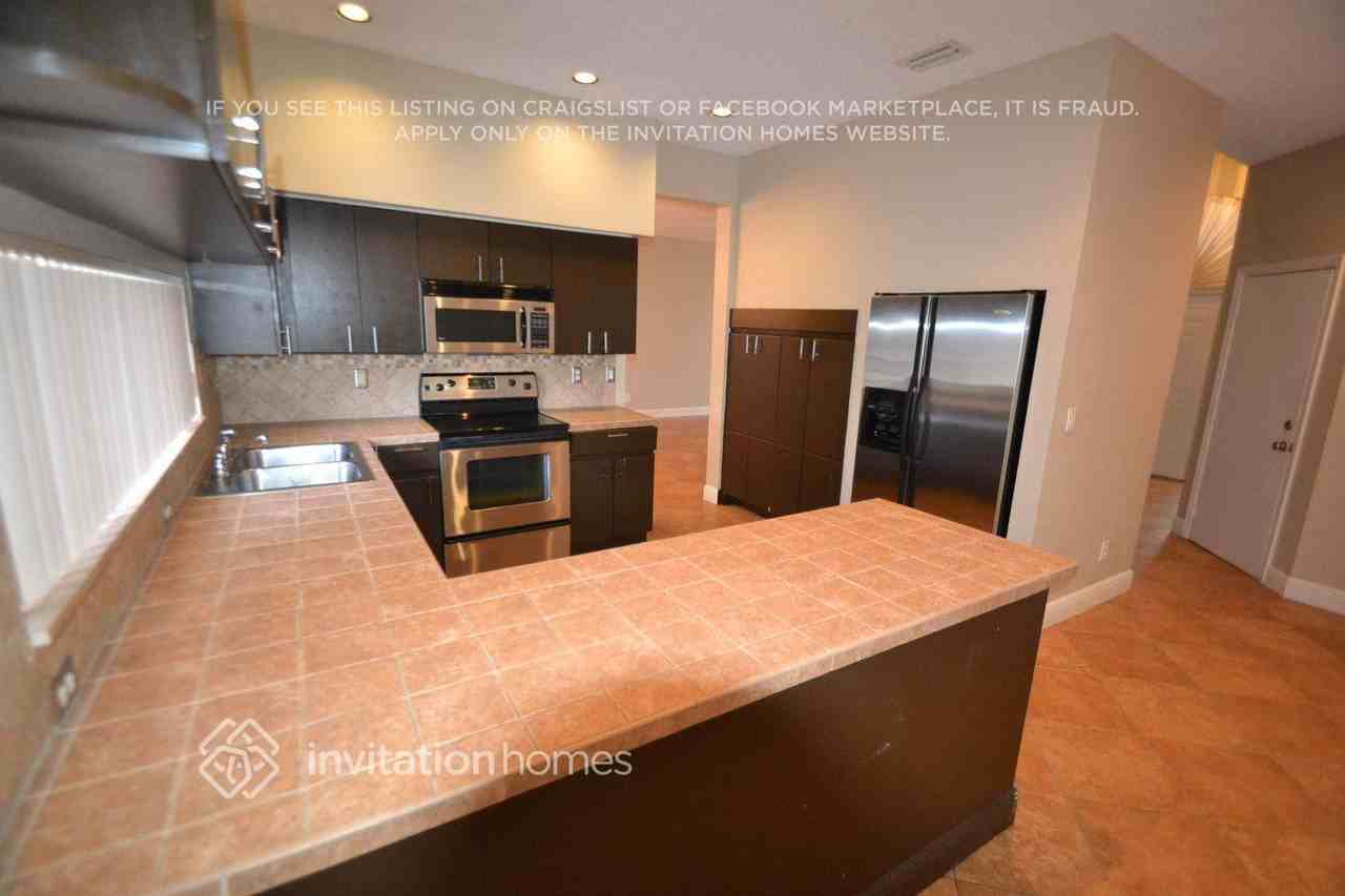 10225 Panama St - Photo 7 of 15