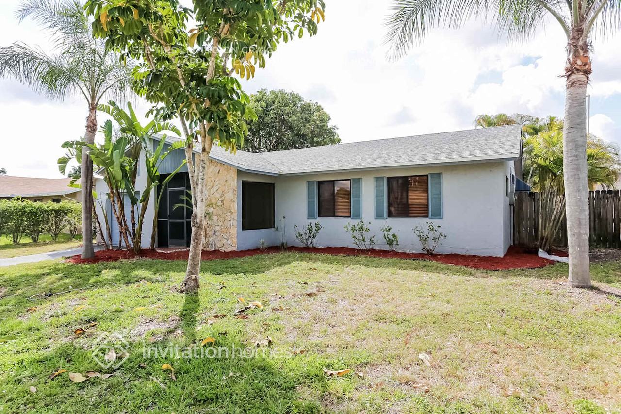 4915 Sw 12th St - Photo 3 of 21