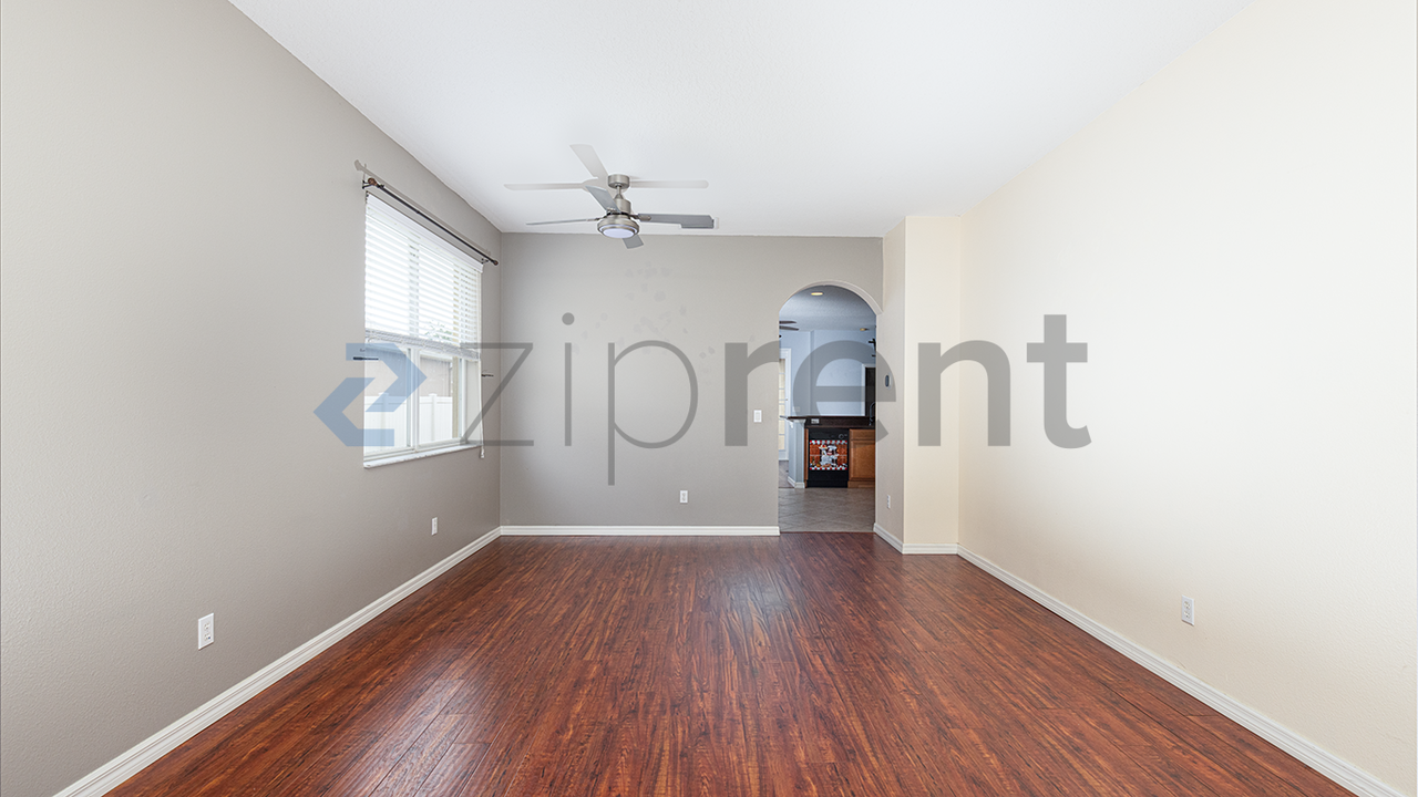 1933 Varick Way - Photo 5 of 22