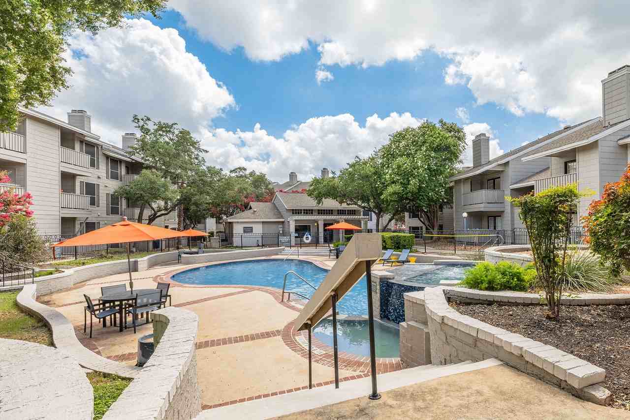 Solara Apartment Homes - Photo 4 of 37