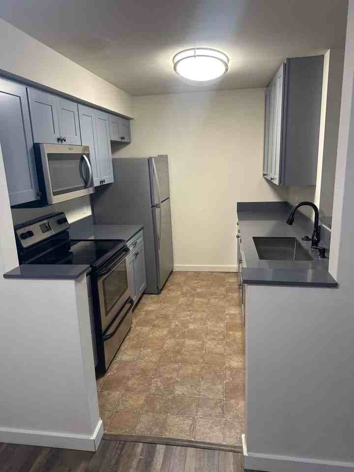 12303 Harbour Pointe Blvd - Photo 2 of 16