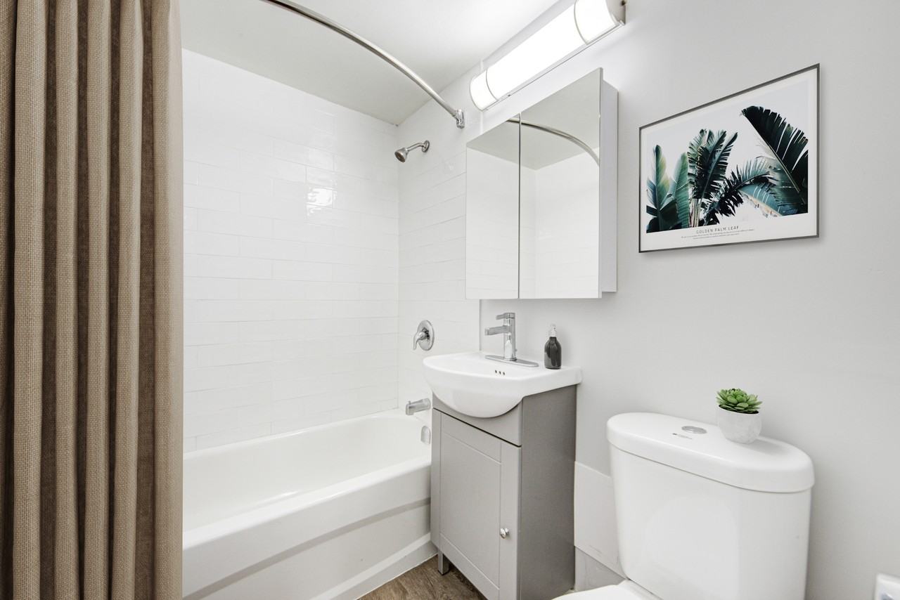 Cedarwood Suites - Photo 7 of 18