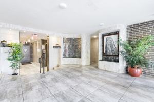 featured image of 6021 N Winthrop Ave