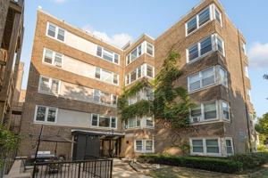 featured image of 7710 N Sheridan Rd