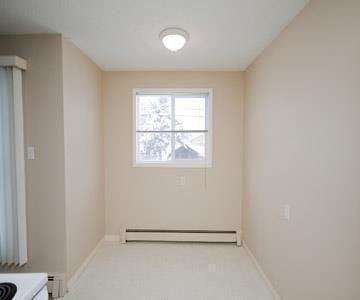 10521 84 Ave - Photo 6 of 10