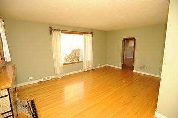 Beautiful Two Bedroom Main Floor - Photo 5 of 15