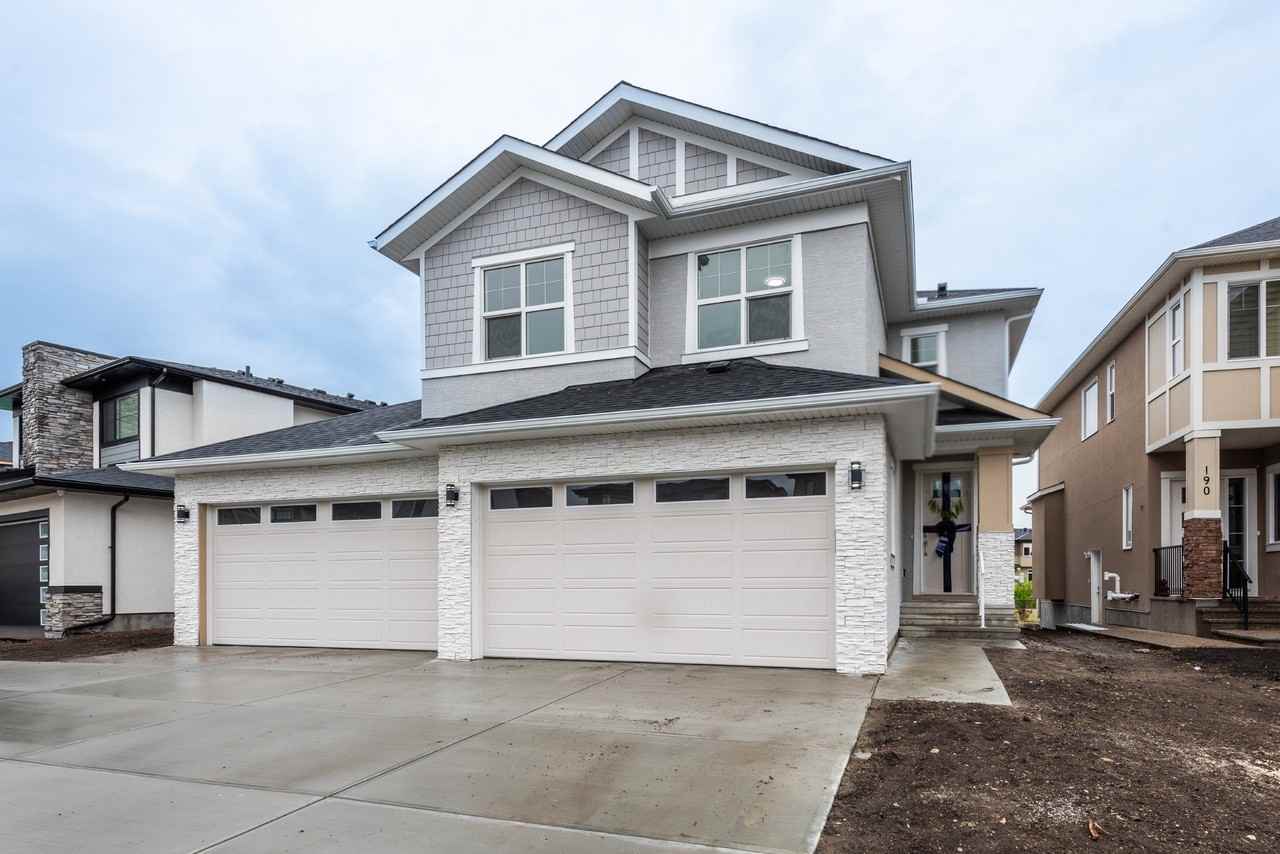 194 Kinniburgh Loop - Photo 2 of 44