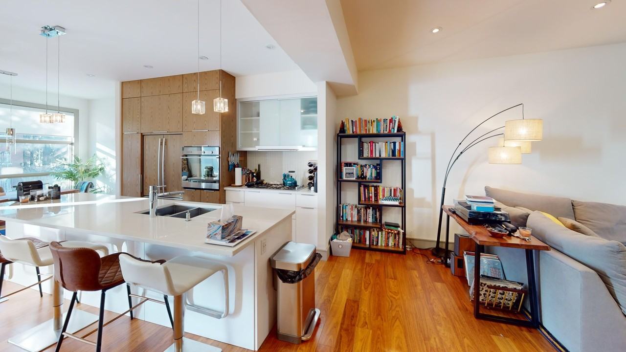 550 19 Avenue Southwest - Photo 2 of 22