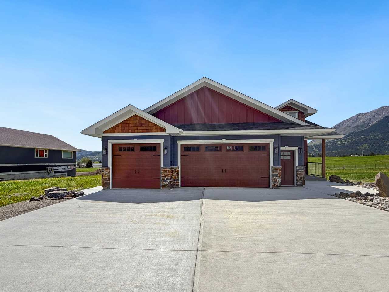 2925 214 Street, Bellevue, AB - Photo 3 of 35