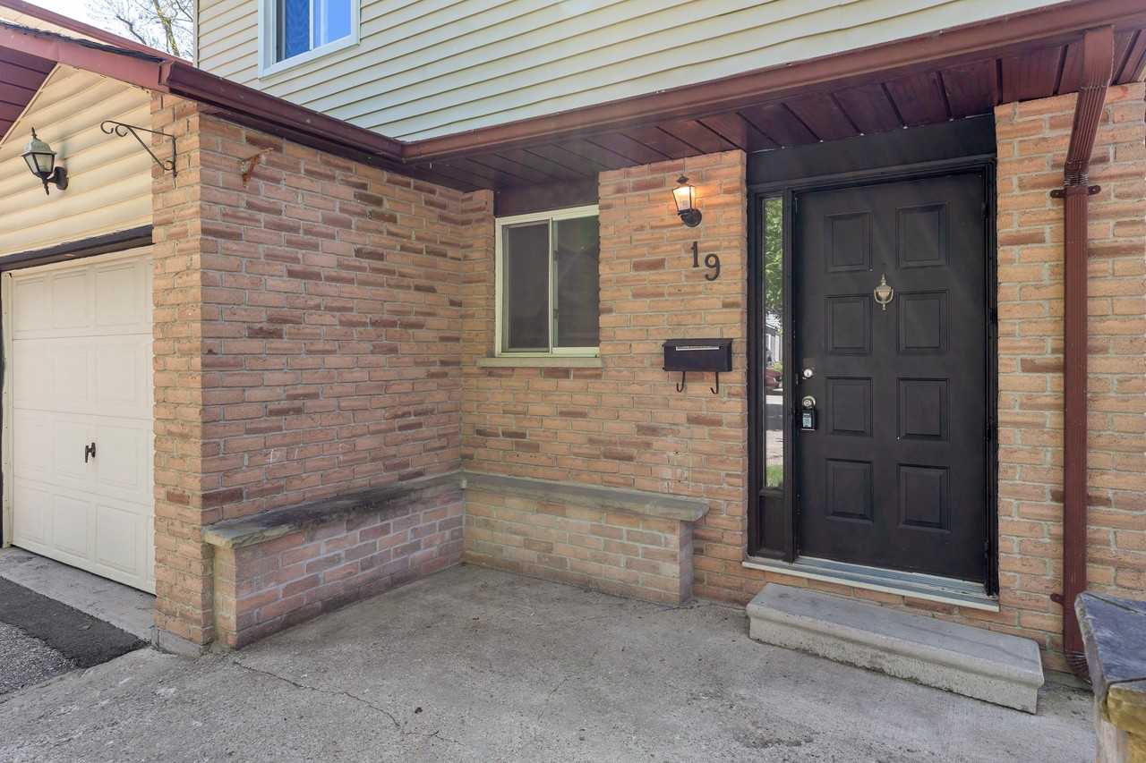 19 Melinda Cres - Photo 2 of 20