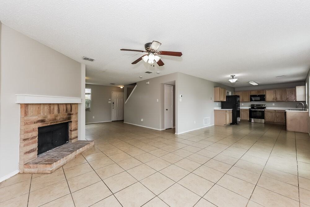 521 Merton Ct - Photo 4 of 17