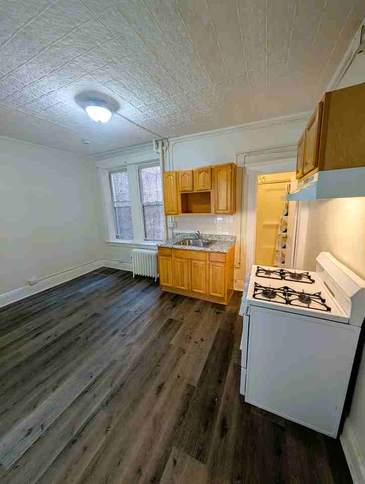 48 Broadway #D - Photo 2 of 11