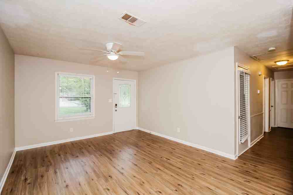 6325 Wellington Way - Photo 5 of 20