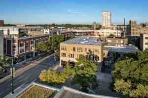 featured image of 1632 W Howard St