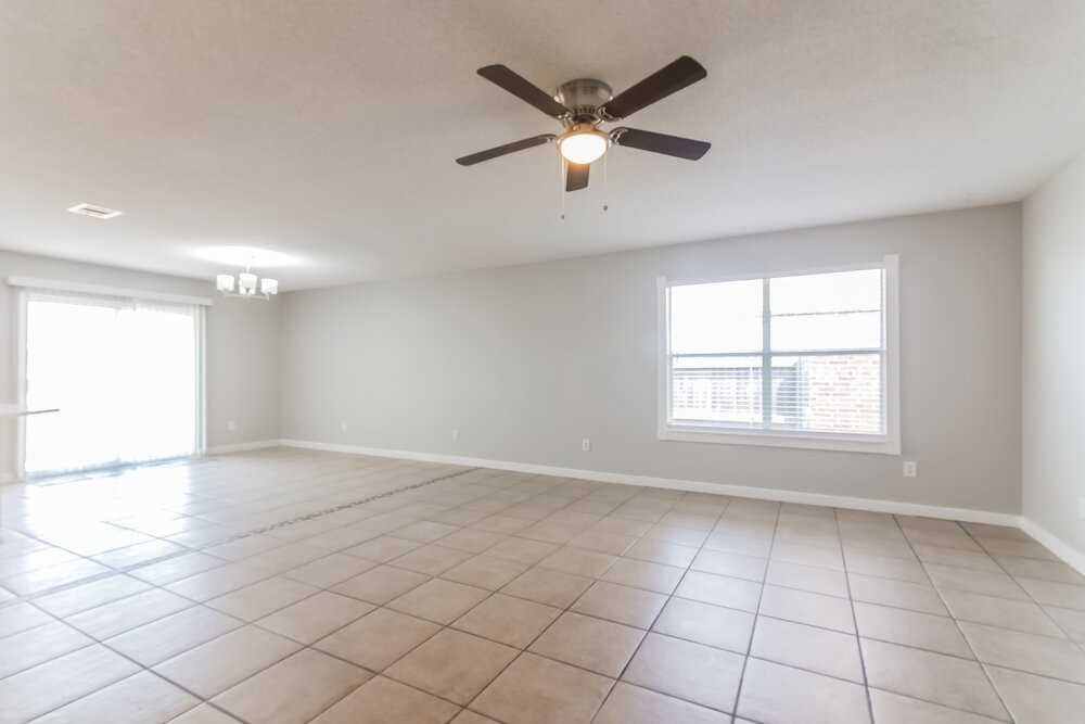 10769 Braemoor Dr - Photo 5 of 19