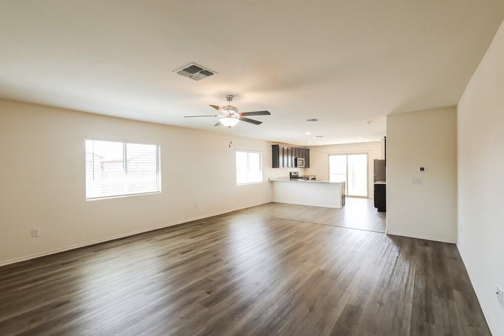 12946 N Ong Dr - Photo 4 of 16