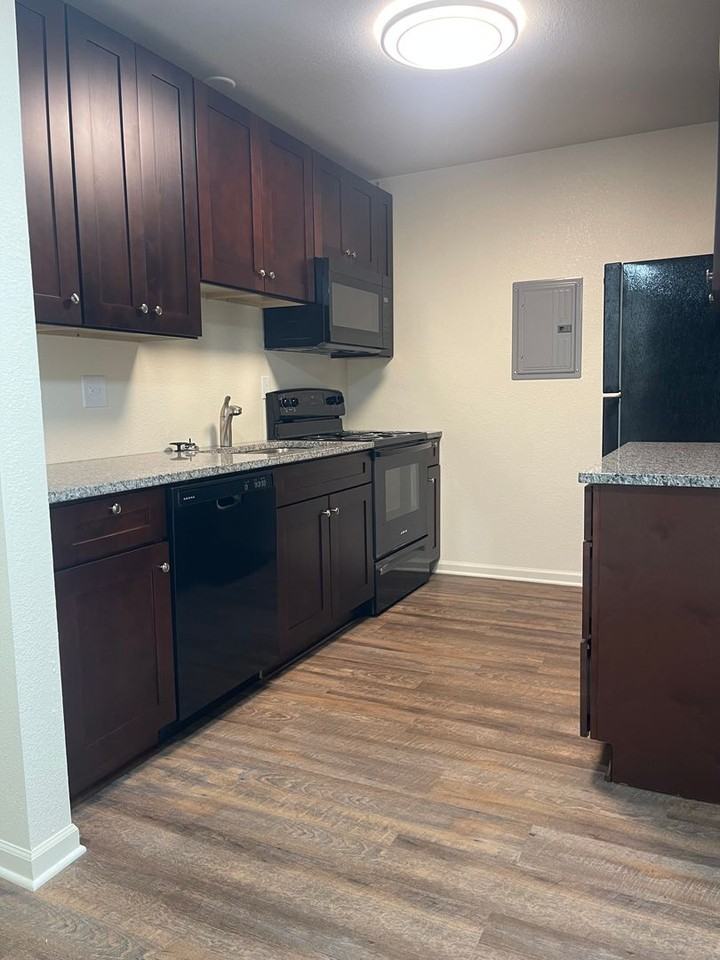 Bluejay Apartments - Photo 3 of 11