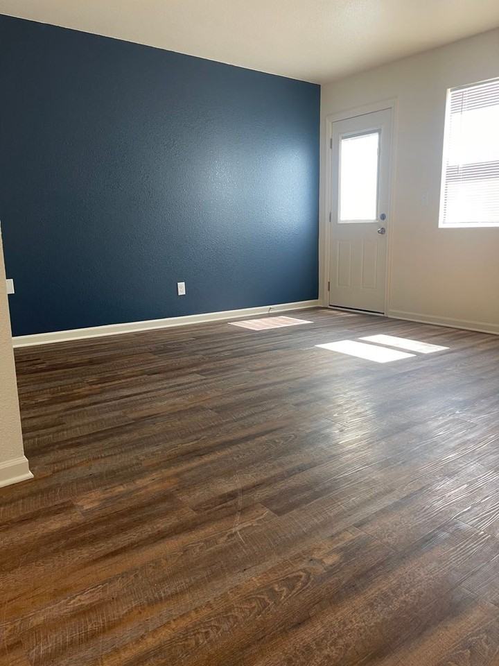 Bluejay Apartments - Photo 4 of 11