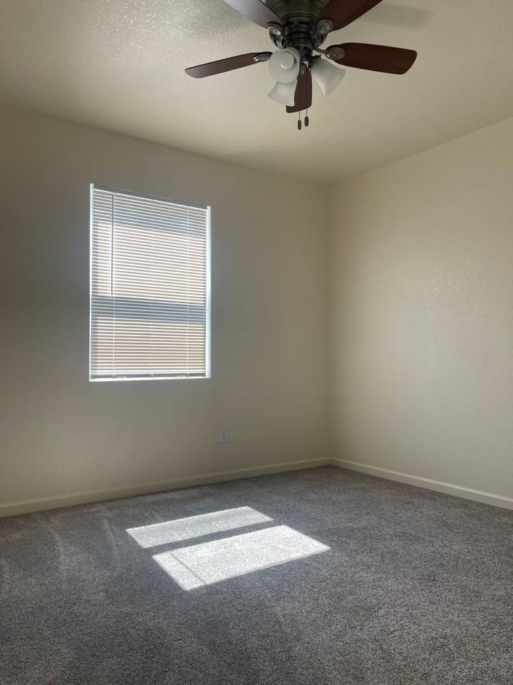 Bluejay Apartments - Photo 5 of 11