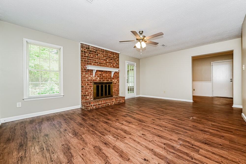 1161 Salisbury Trl - Photo 3 of 16
