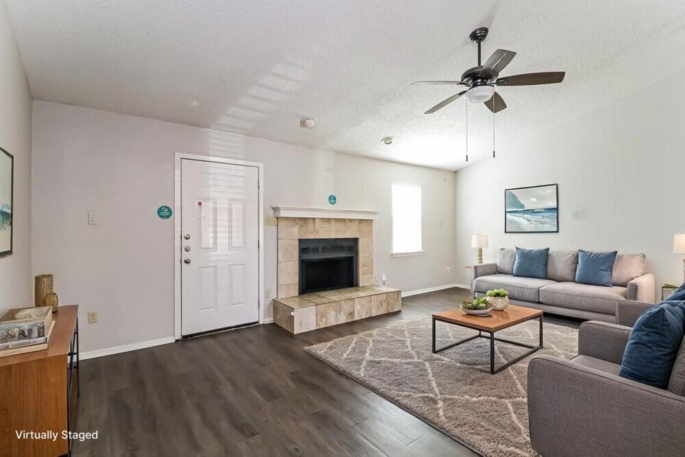 2917 Highlawn Ter - Photo 3 of 19