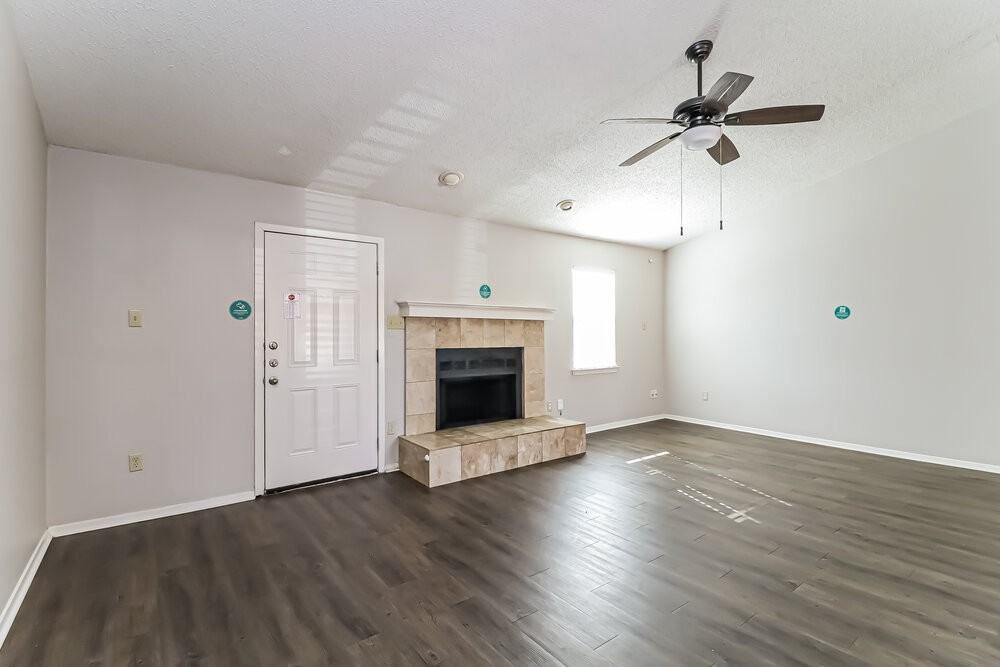 2917 Highlawn Ter - Photo 4 of 19