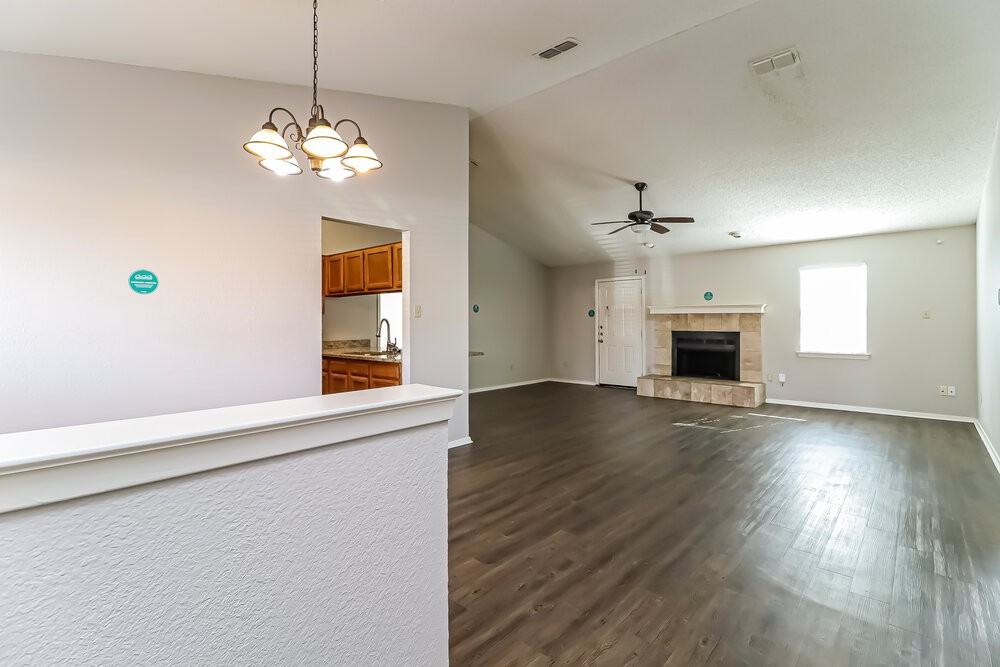 2917 Highlawn Ter - Photo 7 of 19