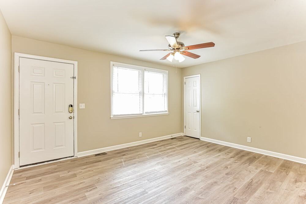 4983 Karen Ray Dr - Photo 4 of 17