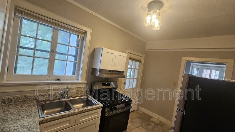 6827 Melrose Ave - Photo 2 of 22