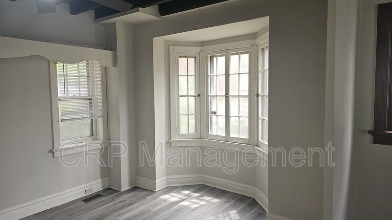 6827 Melrose Ave - Photo 7 of 22