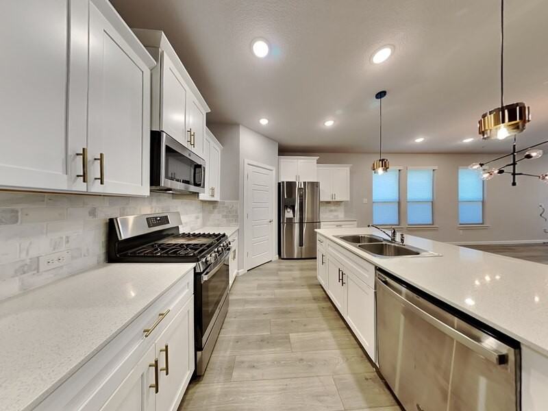 545 Hazeltine Rd - Photo 4 of 19