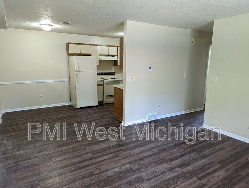 6054 In The Pines Dr Se - Photo 6 of 10