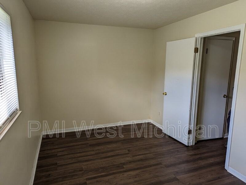 6054 In The Pines Dr Se - Photo 7 of 10