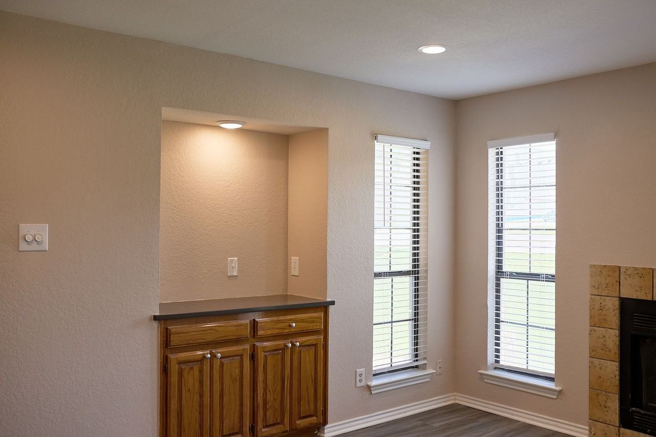 900 Kilkenny Ct Apt B - Photo 4 of 17