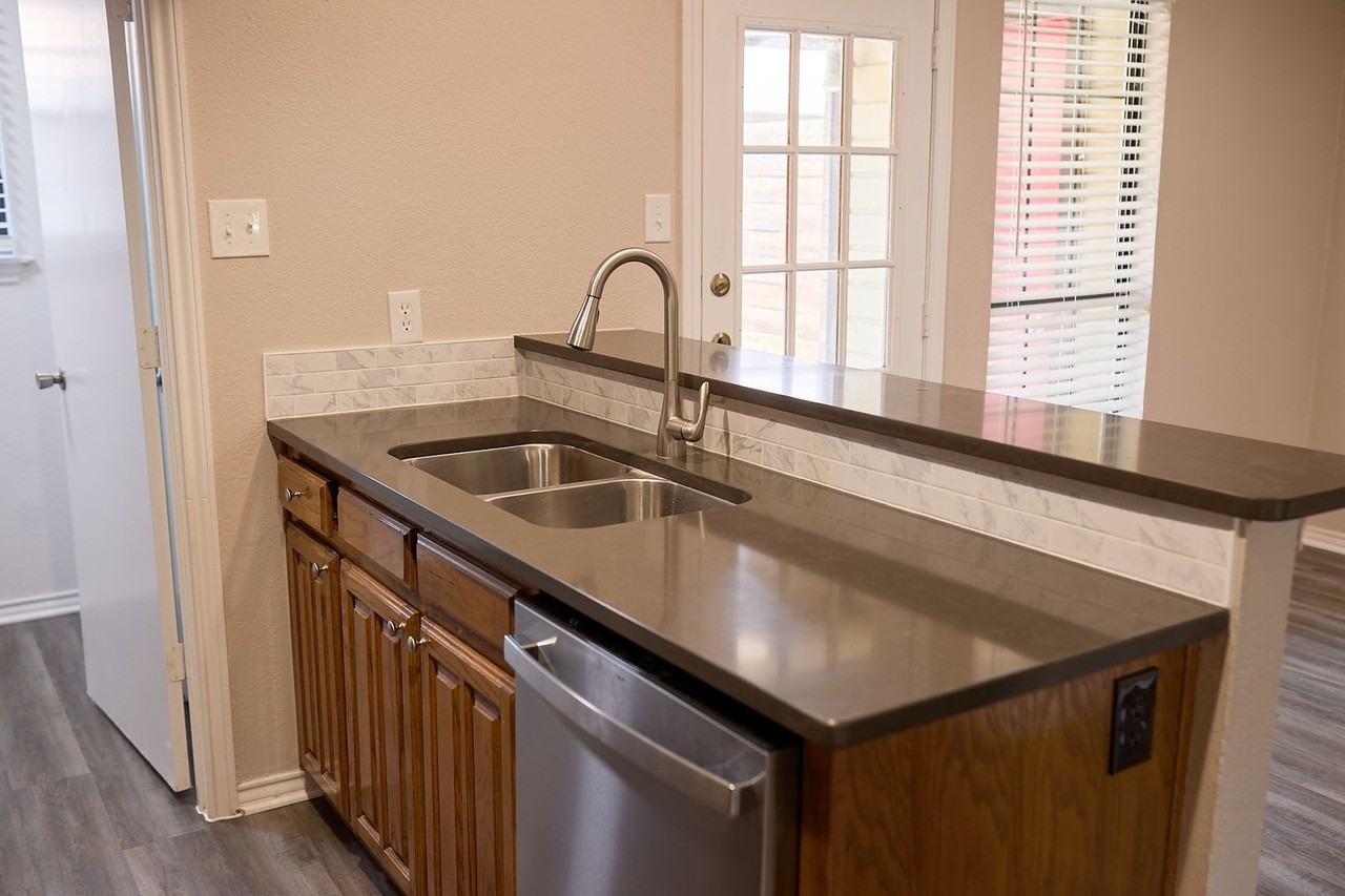 900 Kilkenny Ct Apt B - Photo 7 of 17